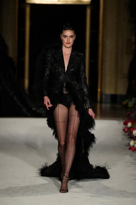 Коллекция Christian Siriano Ready-To-Wear Осень-Зима 2023 Коллекция Christian Siriano Ready-To-Wear Осень-Зима 2023