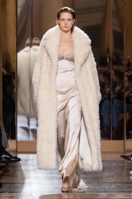 Коллекция Ermanno Scervino Ready-To-Wear Осень-Зима 2023