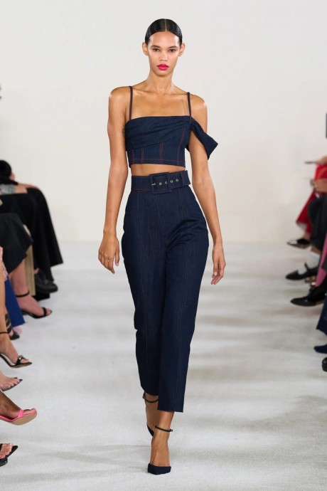 Коллекция Carolina Herrera Ready-To-Wear Весна-Лето 2023 Коллекция Carolina Herrera Ready-To-Wear Весна-Лето 2023