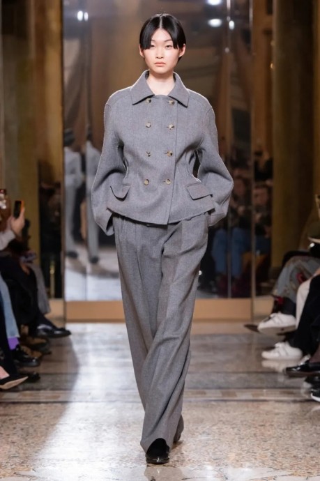 Коллекция Ermanno Scervino Ready-To-Wear Осень-Зима 2023 Коллекция Ermanno Scervino Ready-To-Wear Осень-Зима 2023