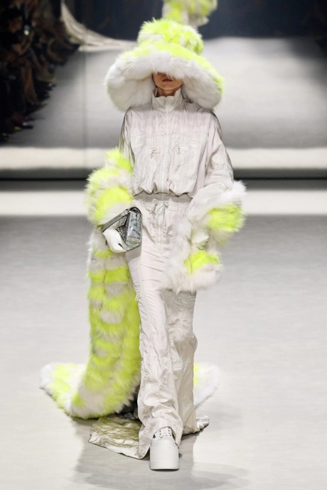 Коллекция Fendi Resort 2023 года