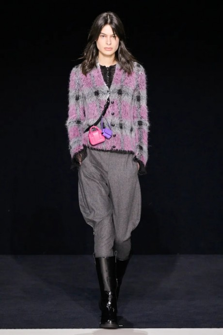 Коллекция Emporio Armani Ready-To-Wear Осень-Зима 2023 Коллекция Emporio Armani Ready-To-Wear Осень-Зима 2023