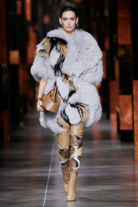 Коллекция Fendi Ready-To-Wear Весна-Лето 2022