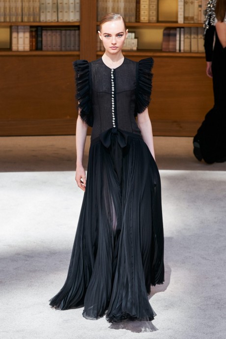 Модели коллекции Chanel Couture