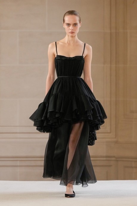 Giambattista Valli осень/зима 2025-2026