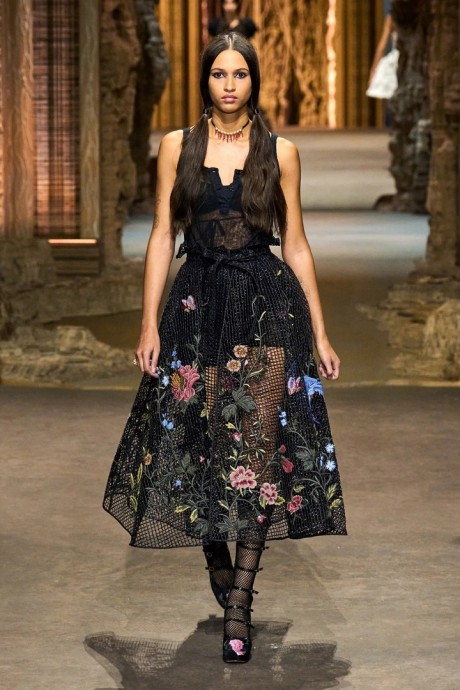 Коллекция Christian Dior Ready-To-Wear Весна-Лето 2023 Коллекция Christian Dior Ready-To-Wear Весна-Лето 2023