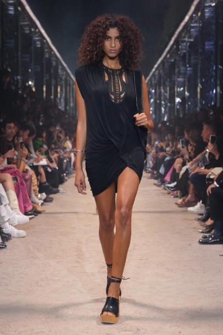 Коллекция Isabel Marant Ready-To-Wear Весна-Лето 2024 Коллекция Isabel Marant Ready-To-Wear Весна-Лето 2024