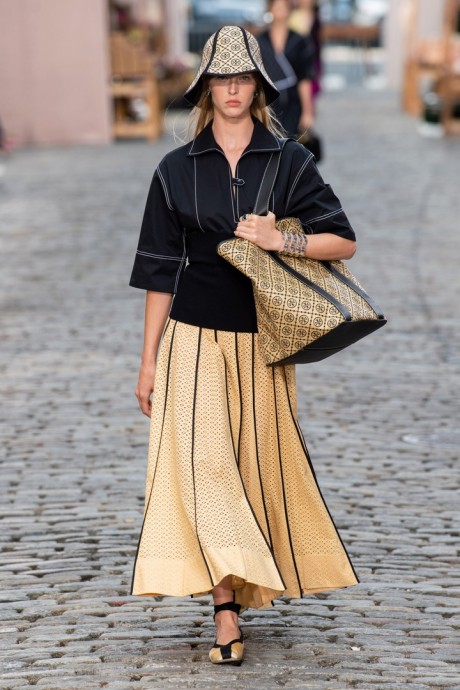 Коллекция Tory Burch Ready-To-Wear Весна-Лето 2022