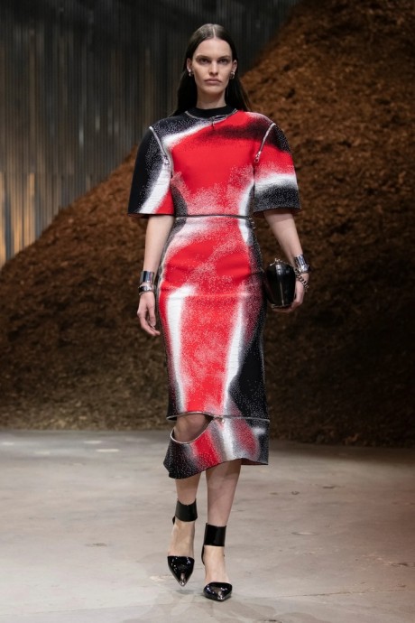 Коллекция Alexander McQueen Ready-To-Wear Осень-Зима 2022/2023 Коллекция Alexander McQueen Ready-To-Wear Осень-Зима 2022/2023