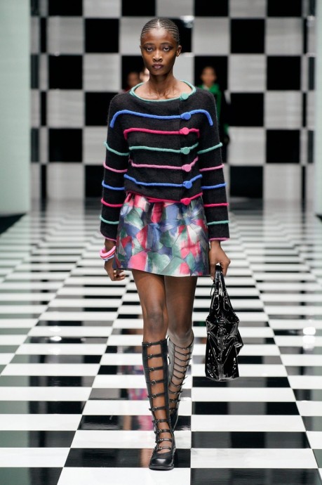 Коллекция Emporio Armani Ready-To-Wear Осень-Зима 2022/2023 Коллекция Emporio Armani Ready-To-Wear Осень-Зима 2022/2023