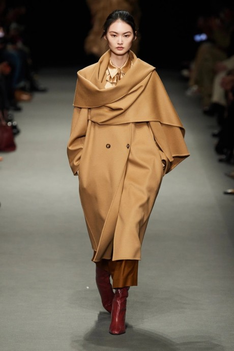 Коллекция Alberta Ferretti Ready-To-Wear Осень-Зима 2022/2023 Коллекция Alberta Ferretti Ready-To-Wear Осень-Зима 2022/2023