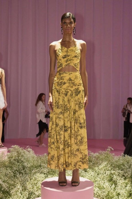 Коллекция Carolina Herrera Ready-To-Wear Весна-Лето 2024 Коллекция Carolina Herrera Ready-To-Wear Весна-Лето 2024