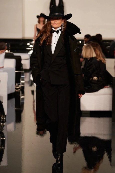 Коллекция Ralph Lauren Ready-To-Wear Осень-Зима 2022/2023 Коллекция Ralph Lauren Ready-To-Wear Осень-Зима 2022/2023