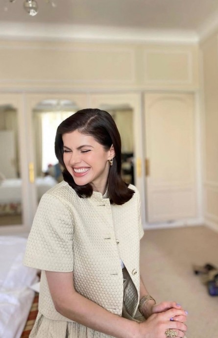 Александра Даддарио (Alexandra Daddario) в фотосессии для журнала British Vogue (2023) Александра Даддарио (Alexandra Daddario) в фотосессии для журнала British Vogue (2023)