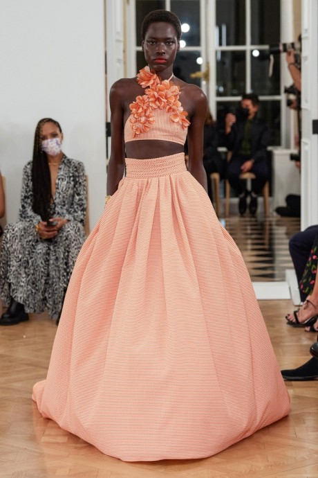 Коллекция Carolina Herrera Ready-To-Wear Весна-Лето 2022 Коллекция Carolina Herrera Ready-To-Wear Весна-Лето 2022