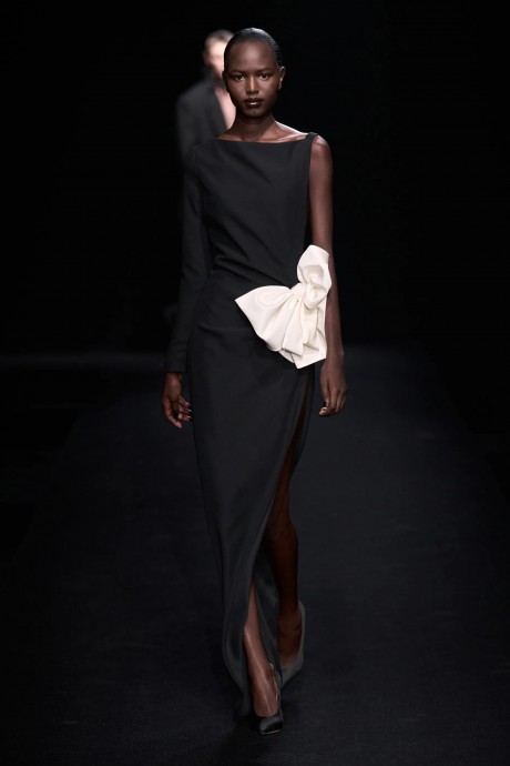 Модели коллекции Valentino 2023 Couture