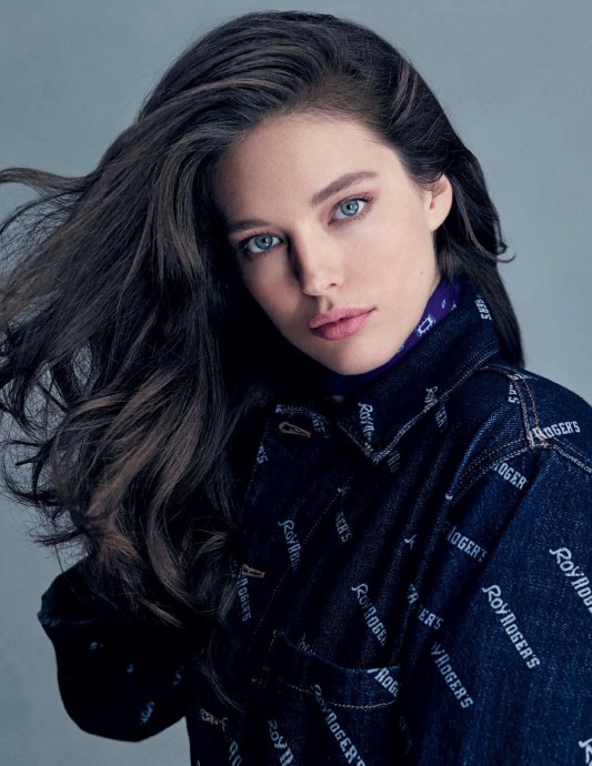 Emily DiDonato for Elle Italia by Victor Demarchelier