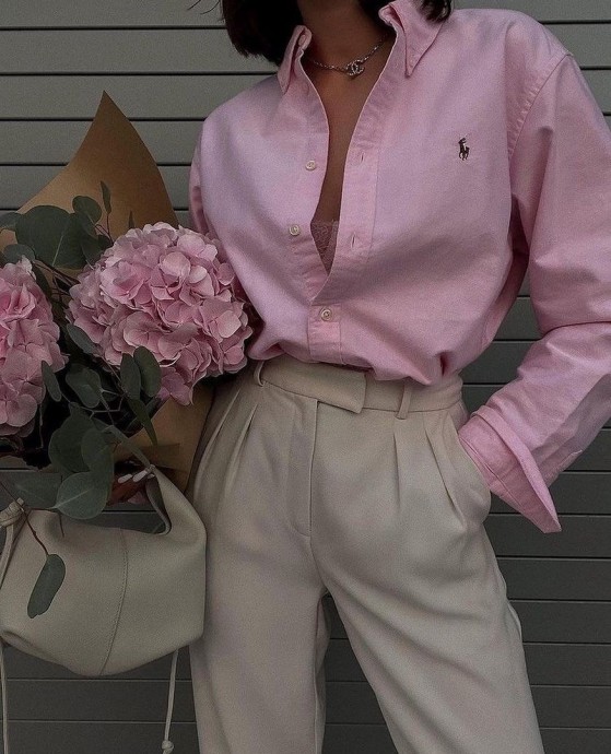 Розовая рубашка как базовая вещь