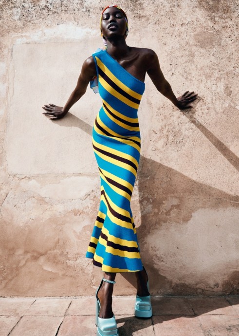 Адут Акеч (Adut Akech) в фотосессии для журнала Vogue Italia Адут Акеч (Adut Akech) в фотосессии для журнала Vogue Italia