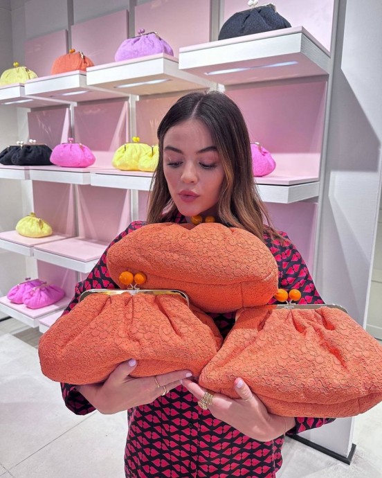Люси Хейл (Lucy Hale) в фотосессии для журнала Vogue Germany (2023) Люси Хейл (Lucy Hale) в фотосессии для журнала Vogue Germany (2023)
