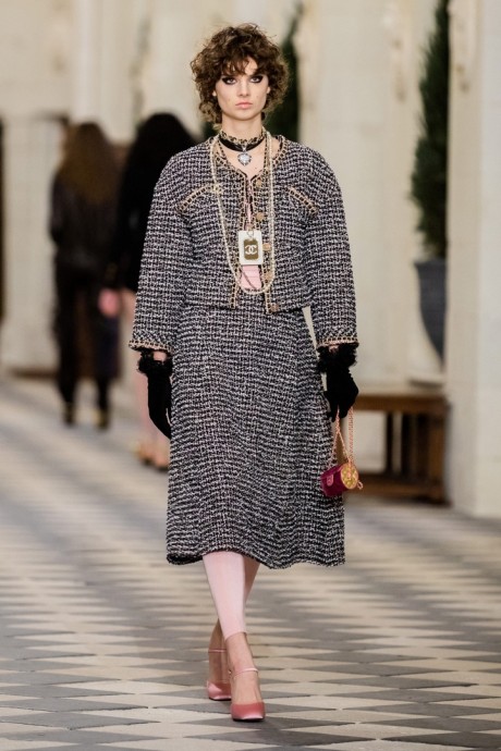 Коллекция Chanel Pre-Fall Осень-Зима 2021/2022