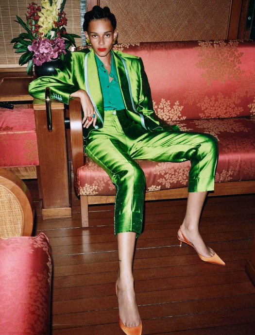 Binx Walton for Vogue UK by Angelo Pennetta