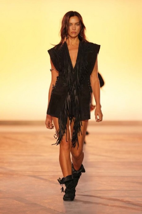 Коллекция Isabel Marant Ready-To-Wear Весна-Лето 2025 Коллекция Isabel Marant Ready-To-Wear Весна-Лето 2025