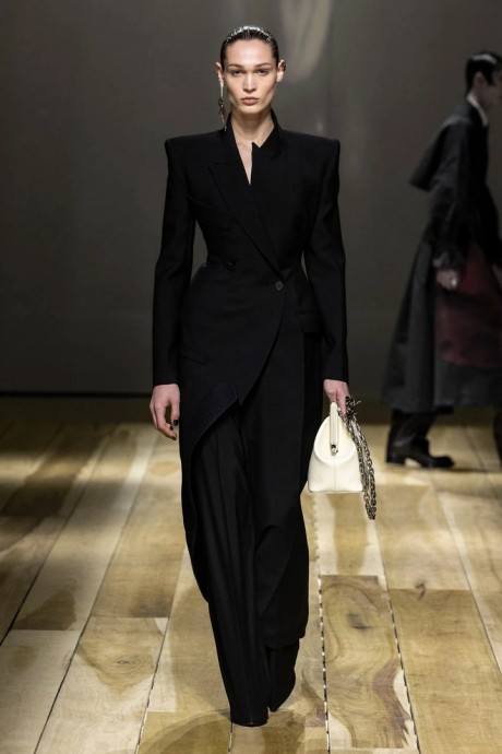 Коллекция Alexander McQueen FALL 2023 READY-TO-WEAR