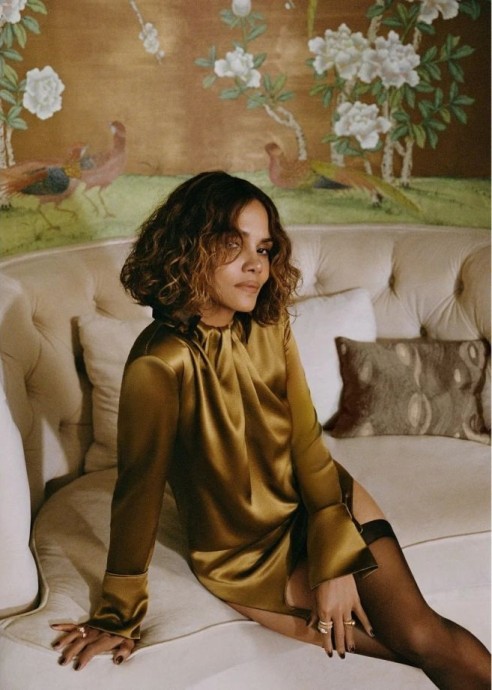 Холли Берри (Halle Berry) в фотосессии для журнала Marie Claire US (2024) Холли Берри (Halle Berry) в фотосессии для журнала Marie Claire US (2024)