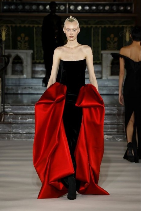 Коллекция Gaurav Gupta Couture Spring/Summer 2024 Paris Коллекция Gaurav Gupta Couture Spring/Summer 2024 Paris