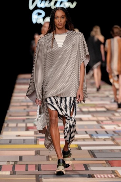 Коллекция Louis Vuitton Ready-To-Wear Весна-Лето 2025 Коллекция Louis Vuitton Ready-To-Wear Весна-Лето 2025