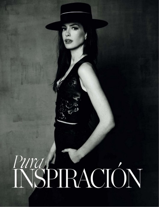Энн Хэтэуэй (Anne Hathaway) в фотосессии для журнала ELLE Spain (2023)