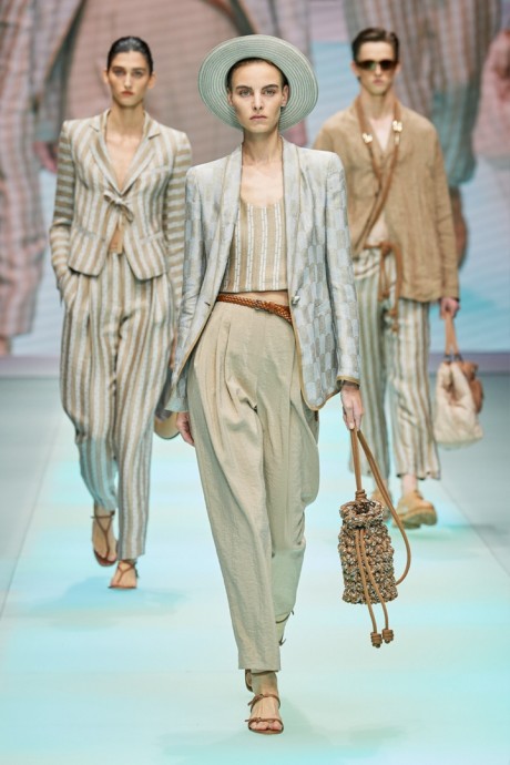 Коллекция Emporio Armani Ready-To-Wear Весна-Лето 2022