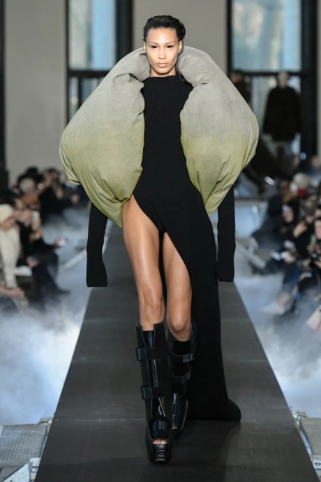 Коллекция Rick Owens Ready-To-Wear Осень-Зима 2023-2024 Коллекция Rick Owens Ready-To-Wear Осень-Зима 2023-2024