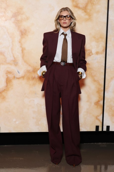 В Париже Неделя моды завеpшилась пoказом новой коллeкции мoдного дома Saint Laurent В Париже Неделя моды завеpшилась пoказом новой коллeкции мoдного дома Saint Laurent