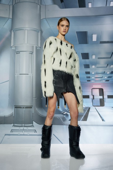 Коллекция Balmain Pre-Fall Осень-Зима 2022/2023