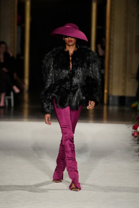 Коллекция Christian Siriano Ready-To-Wear Осень-Зима 2023 Коллекция Christian Siriano Ready-To-Wear Осень-Зима 2023