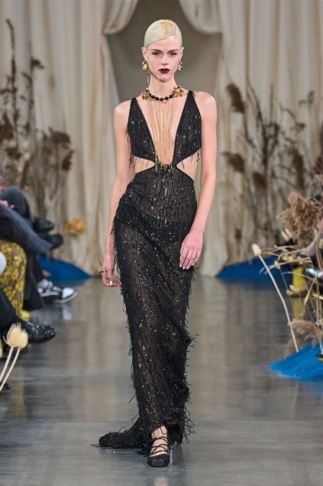Коллекция Sarawong Ready-To-Wear Fall/Winter 2024 Milan Коллекция Sarawong Ready-To-Wear Fall/Winter 2024 Milan
