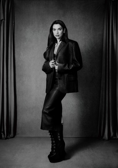 Дуа Липа (Dua Lipa) в фотосессии для журнала Los Angeles Times Дуа Липа (Dua Lipa) в фотосессии для журнала Los Angeles Times