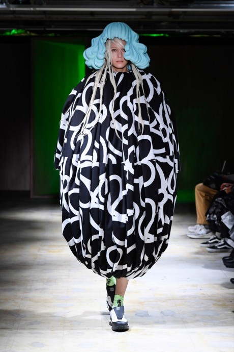 Коллекция Comme des Garçons Ready-To-Wear Весна-Лето 2022