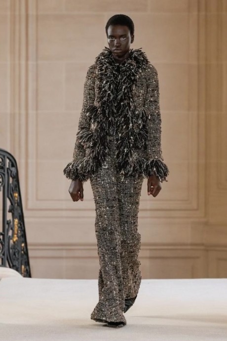 Коллекция Giambattista Valli Ready-To-Wear Осень-Зима 2025-2026 Коллекция Giambattista Valli Ready-To-Wear Осень-Зима 2025-2026