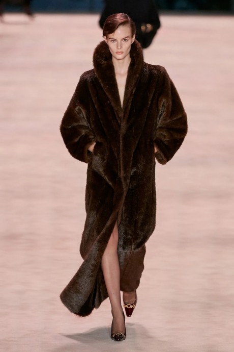 Коллекция Saint Laurent Ready-To-Wear Осень-Зима 2022/2023 Коллекция Saint Laurent Ready-To-Wear Осень-Зима 2022/2023