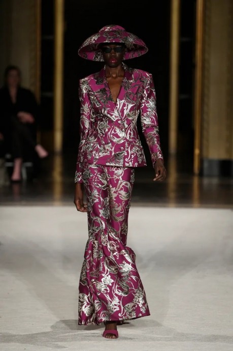 Коллекция Christian Siriano Ready-To-Wear Осень-Зима 2023 Коллекция Christian Siriano Ready-To-Wear Осень-Зима 2023