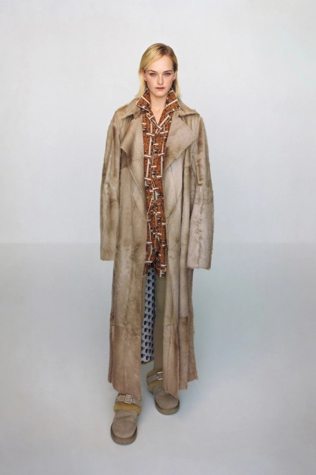 Коллекция Burberry Pre-Fall 2024