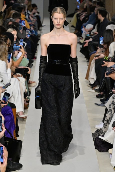 Коллекция Max Mara Ready-To-Wear Осень-Зима 2023