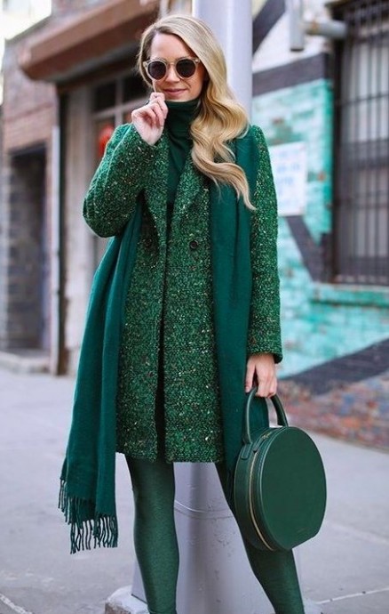 Потрясающий зеленый в нарядах