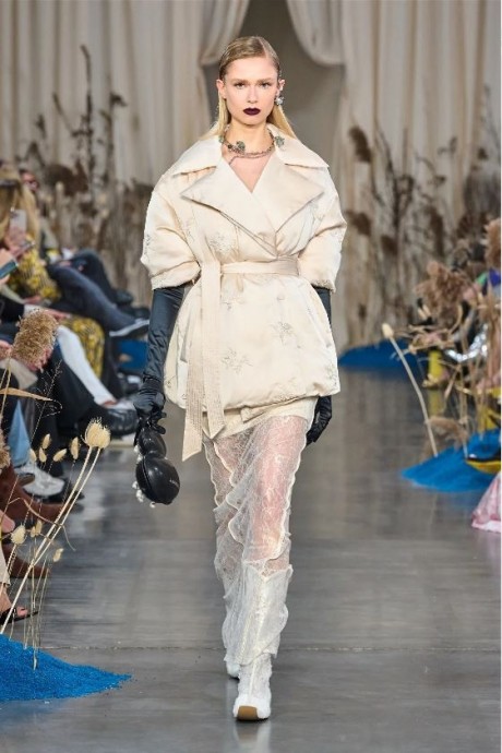 Коллекция Sarawong Ready-To-Wear Fall/Winter 2024 Milan Коллекция Sarawong Ready-To-Wear Fall/Winter 2024 Milan