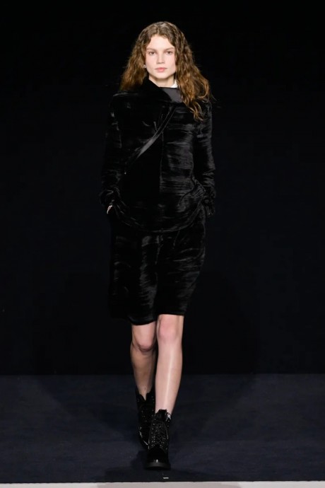 Коллекция Emporio Armani Ready-To-Wear Осень-Зима 2023 Коллекция Emporio Armani Ready-To-Wear Осень-Зима 2023