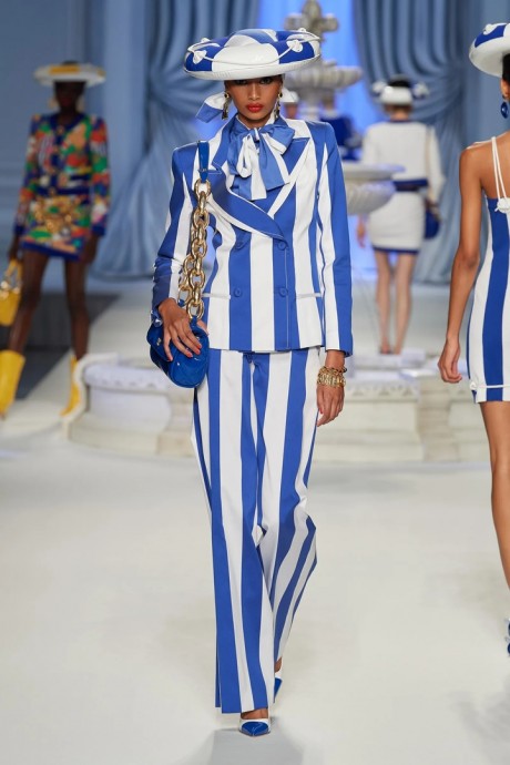 Коллекция Moschino Ready-To-Wear Весна-Лето 2023