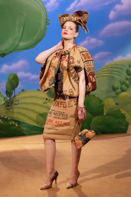 Коллекция Moschino Ready-To-Wear Осень-Зима 2021/2022